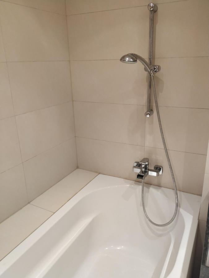 Apartamento Family-Friendly Flat With Balcony Viena Exterior foto